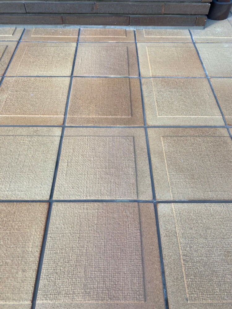 外部タイル割れ　リペア前