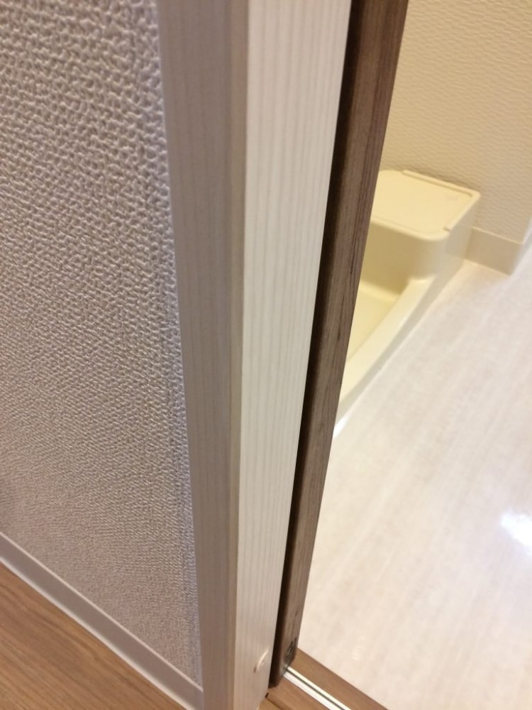 新築によくある木枠のえぐれ傷の修復　京都市左京区 BEFORE