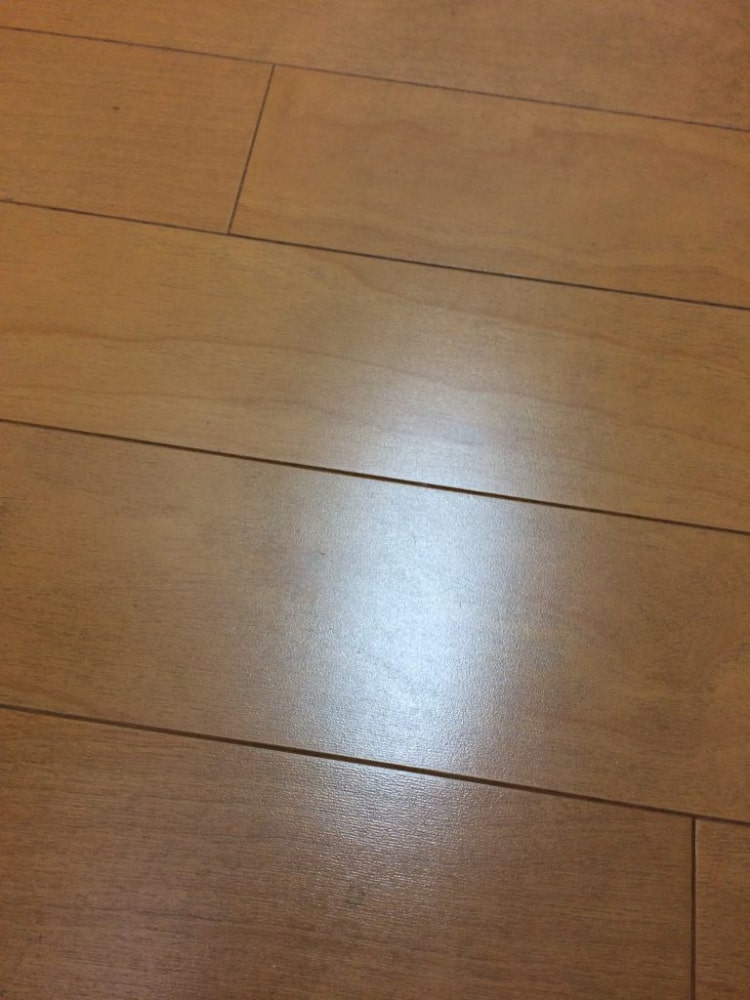 フローリングのちょっとした打痕（凹み）傷の補修　愛知県瀬戸市 BEFORE