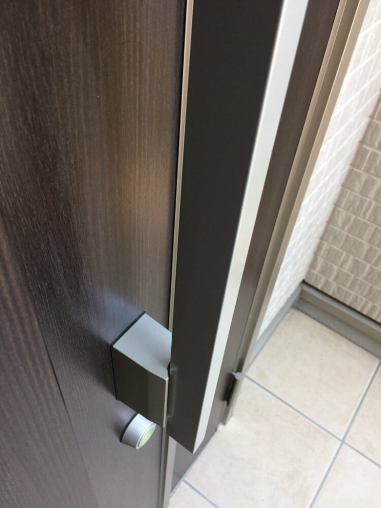 玄関ドア取っ手の欠け、小傷補修　大阪豊中市 BEFORE