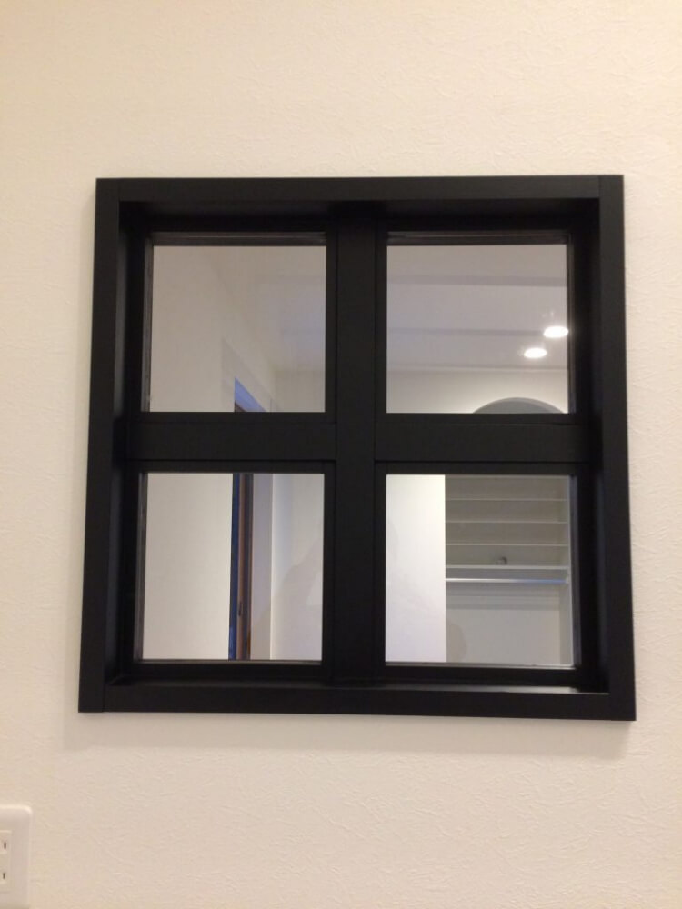 白木の枠を全塗装　黒色、艶無しで。　補修　　奈良県生駒 BEFORE