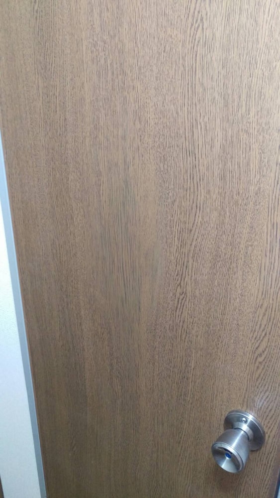 ドア穴補修　大阪 BEFORE