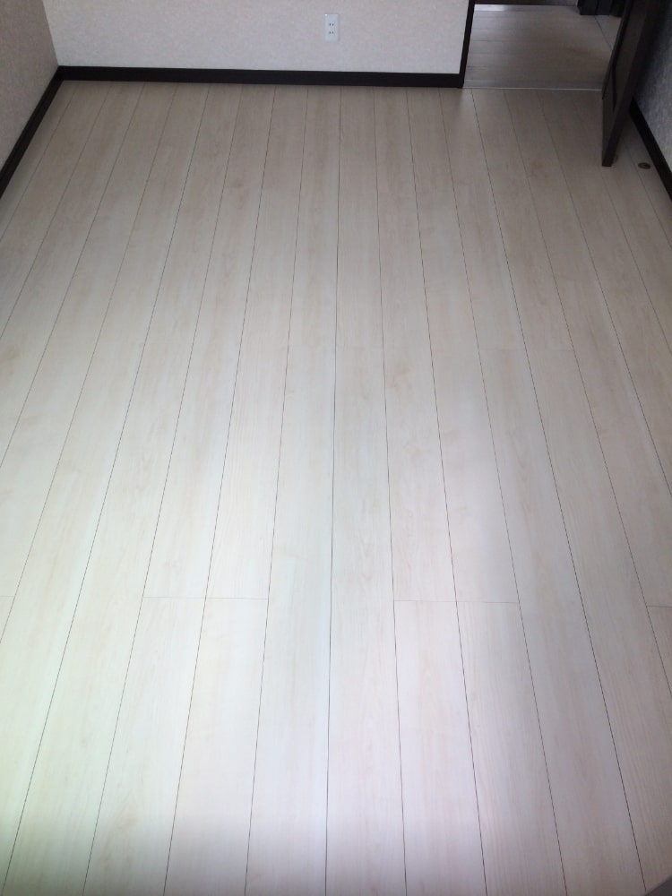 床のビス穴６２発！？　現場　大阪府寝屋川市 BEFORE