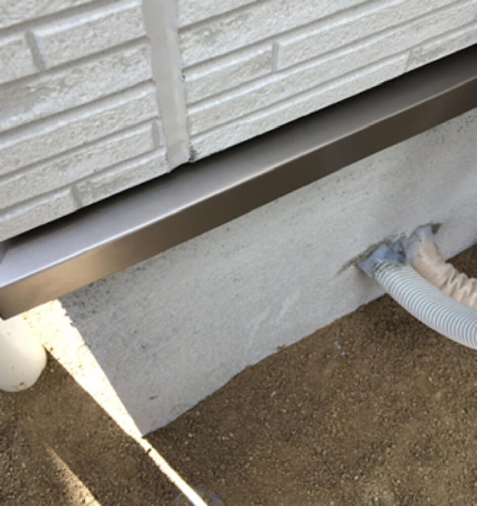 水切り　凹み補修　現場　大阪府大阪市 BEFORE