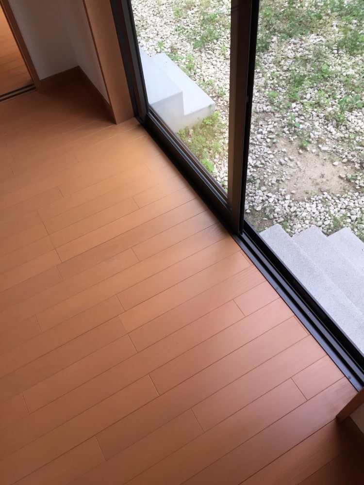 フローリングが白くなった日焼け、劣化の補修 BEFORE