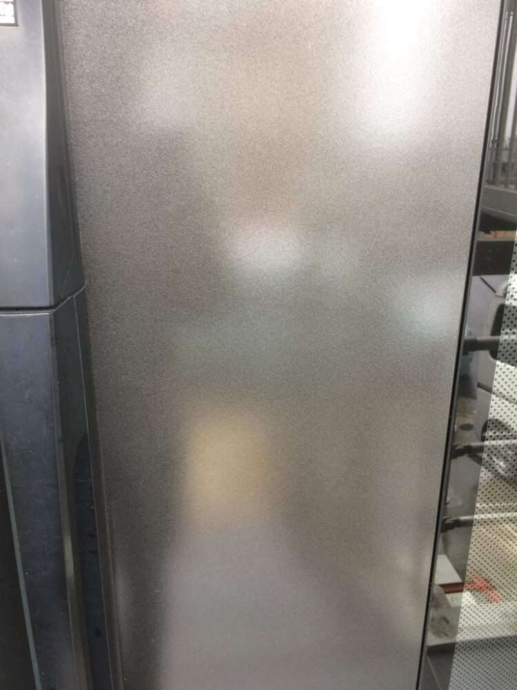 高難易度補修　玄関ドア（メタリック＋ミラー調） BEFORE