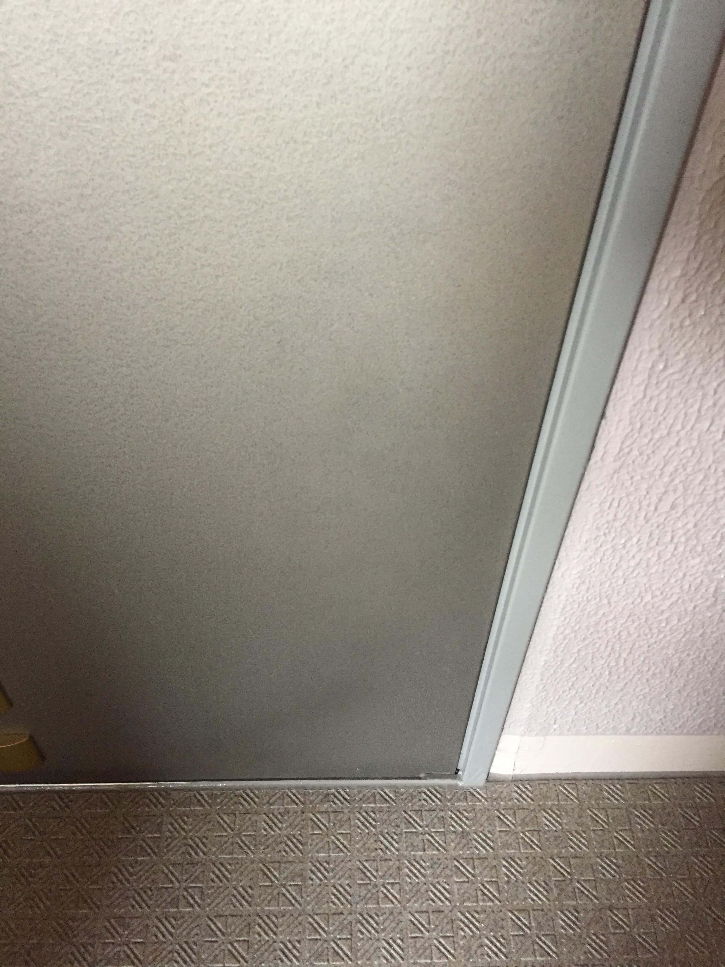 マンション玄関ドア色ハゲBefore