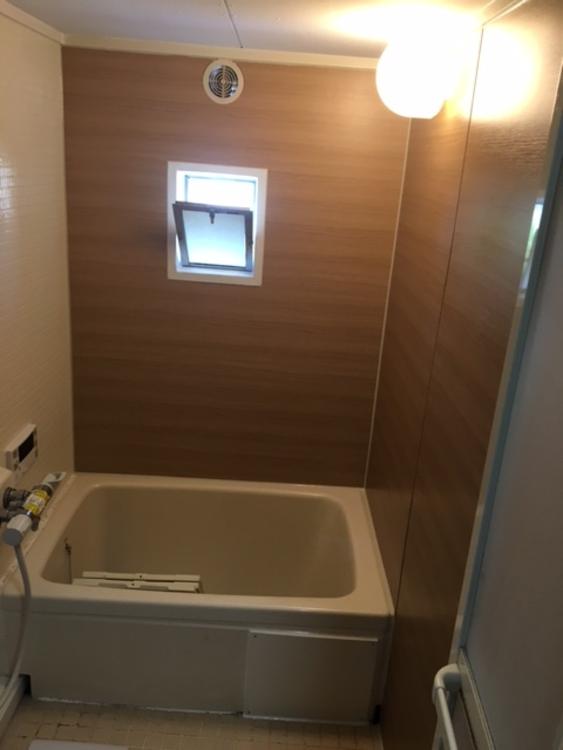 浴室リフォーム　パネル上貼り工事前