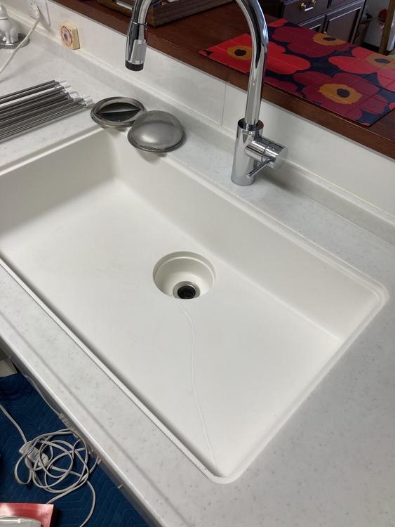 人大シンクヒビ割れクラック補修前