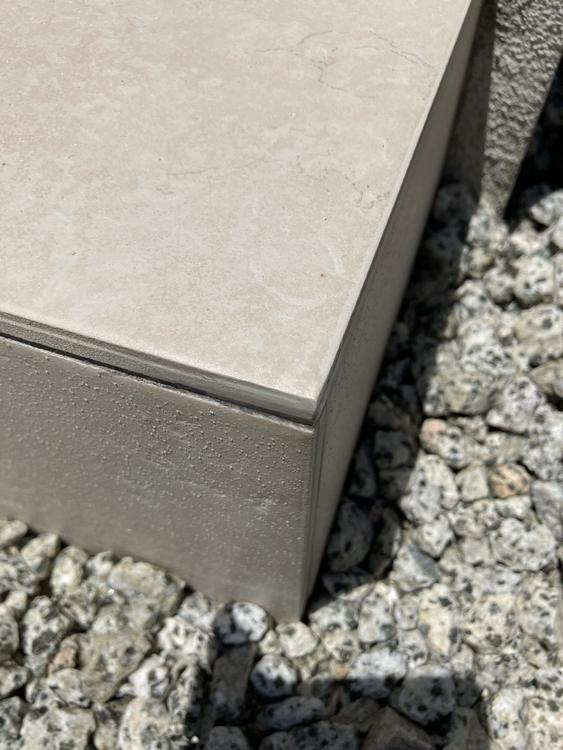 タイル欠け補修前