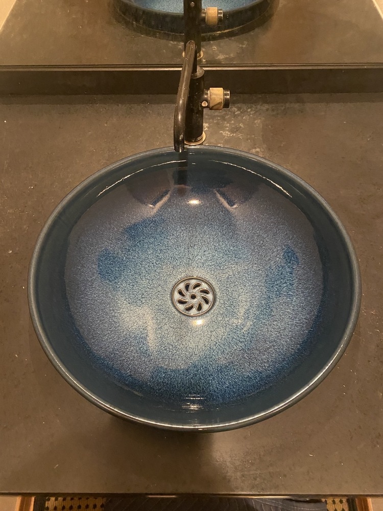 洗面ボウル清掃とコーティング工事前