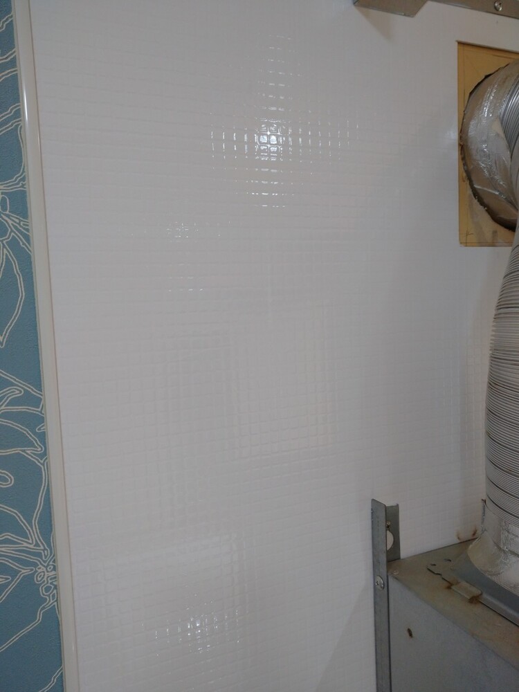 キッチンパネルヒビ割れ補修前