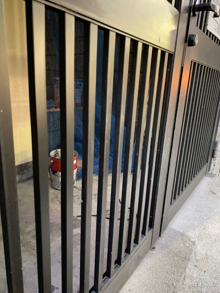 アルミ鉄門扉補修前