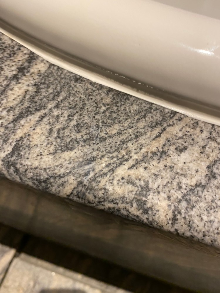 浴室　大理石割れリペア前