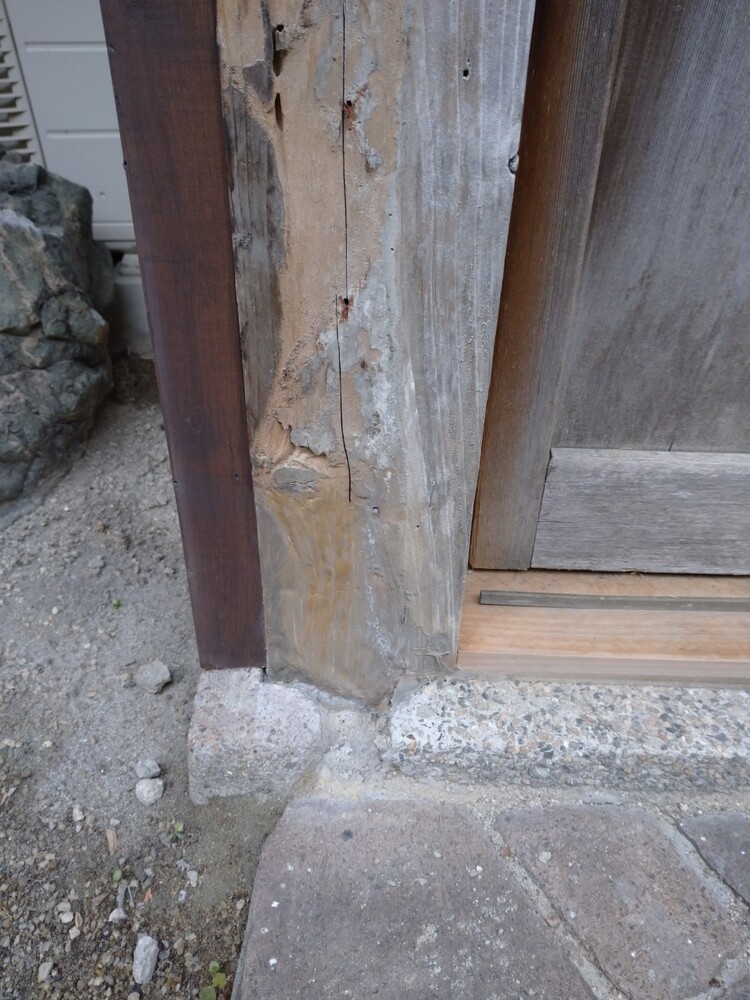外部真壁　柱リペア前