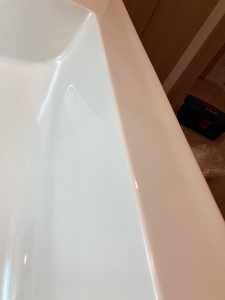 陶器洗面ボウル欠損　修理前