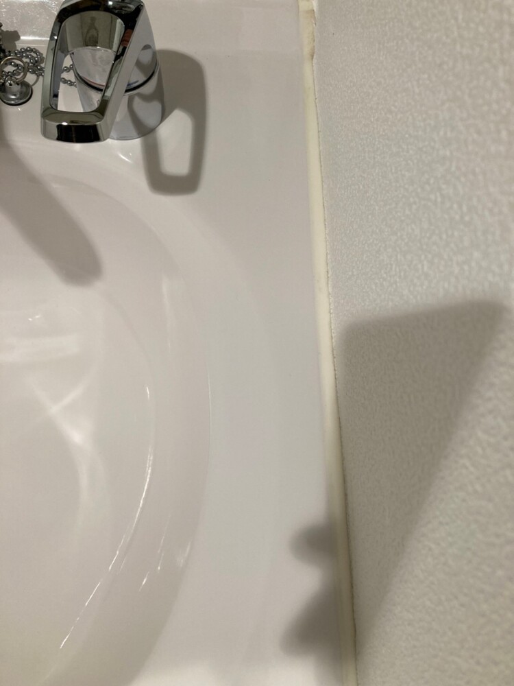 洗面化粧台補修工事前