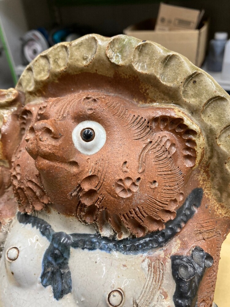 信楽焼たぬき陶器リペア前