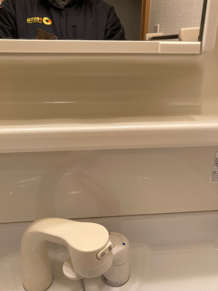 ミラーキャビネット補修前