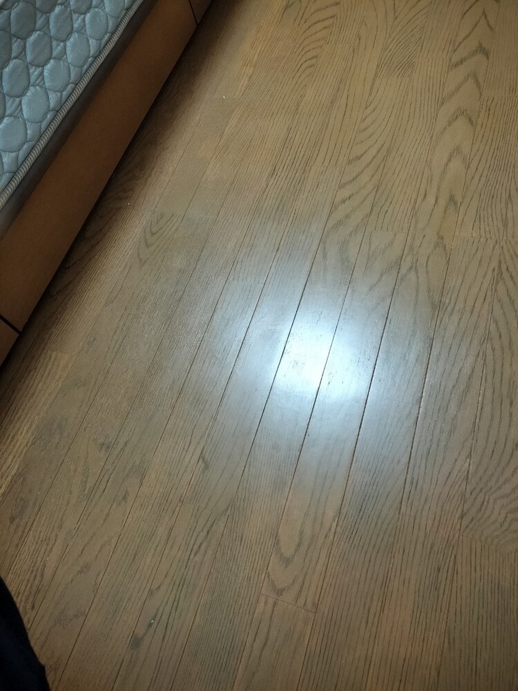 フローリング広範囲劣化補修前