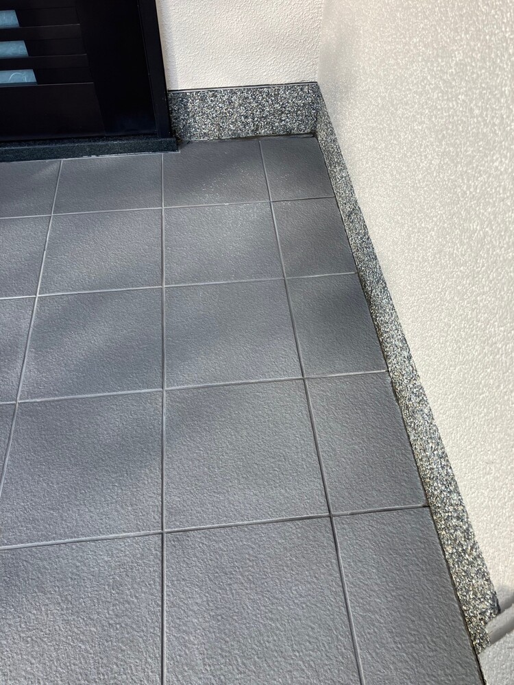 ポーチタイル酸洗い補修前