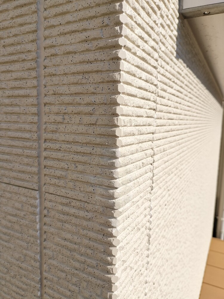 窯業サイディング破損補修前