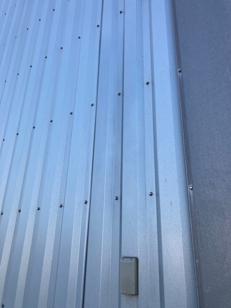 ガルバ壁へこみリペア前