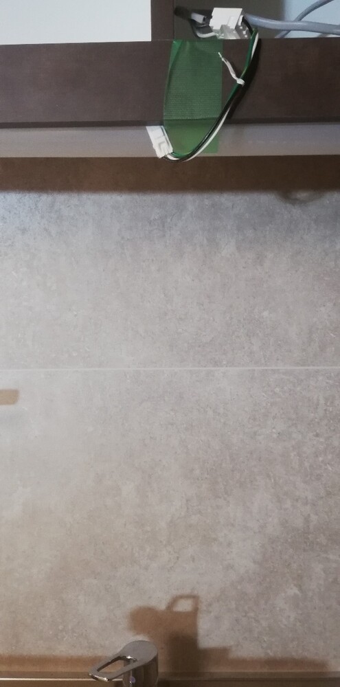 キッチンパネルダメ穴リペア前