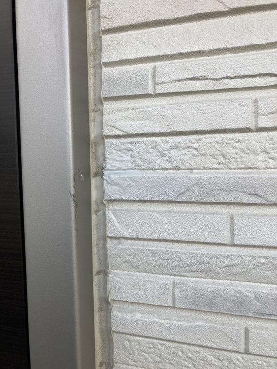 外壁配管穴補修前