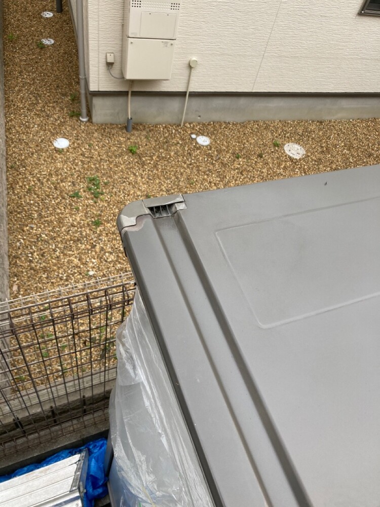 物置屋根リペア前