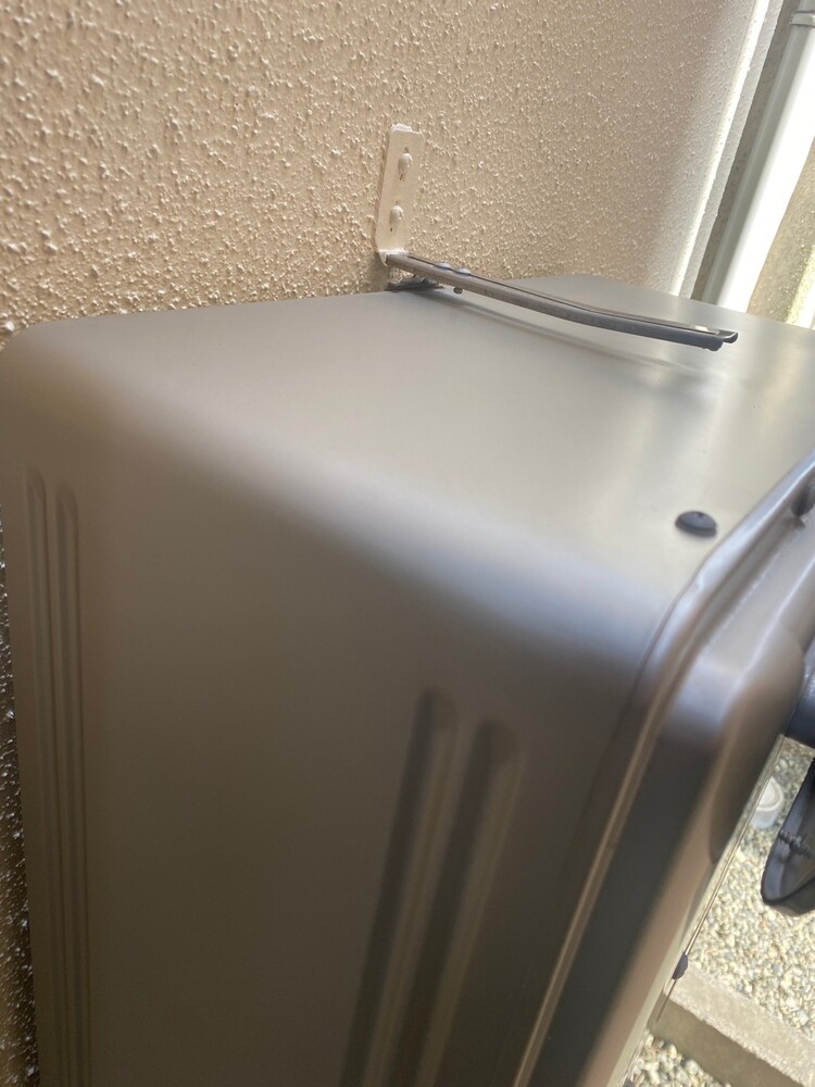 給湯器室外機へこみリペア前