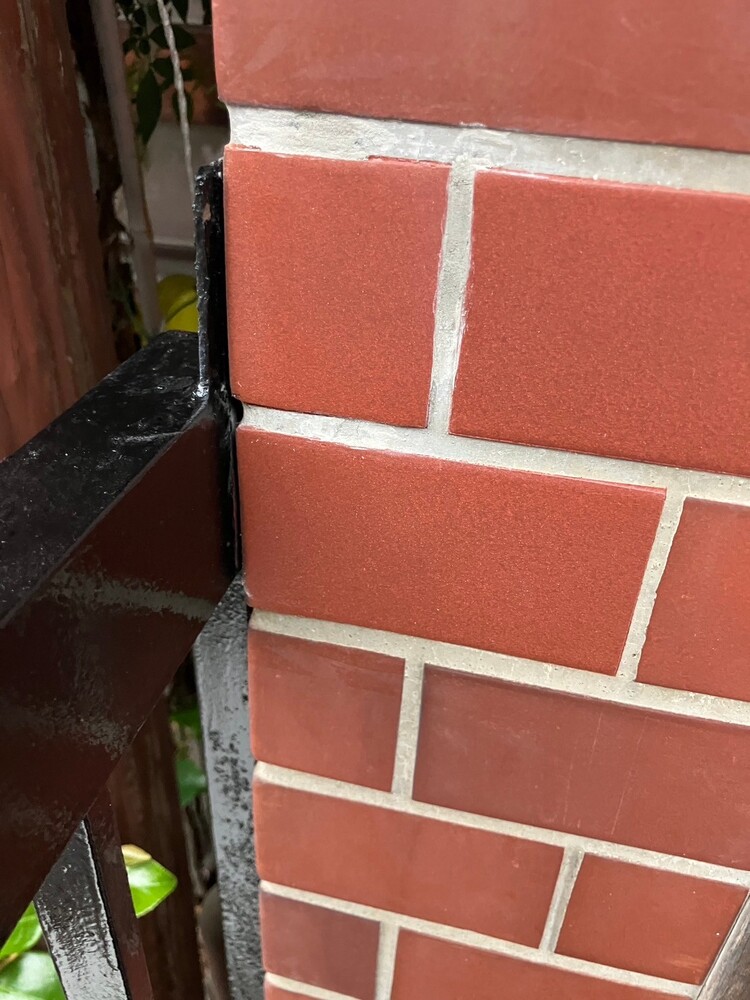 タイルはがれ・欠け補修前