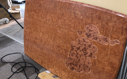 大理石天板クリア剥がれ補修前