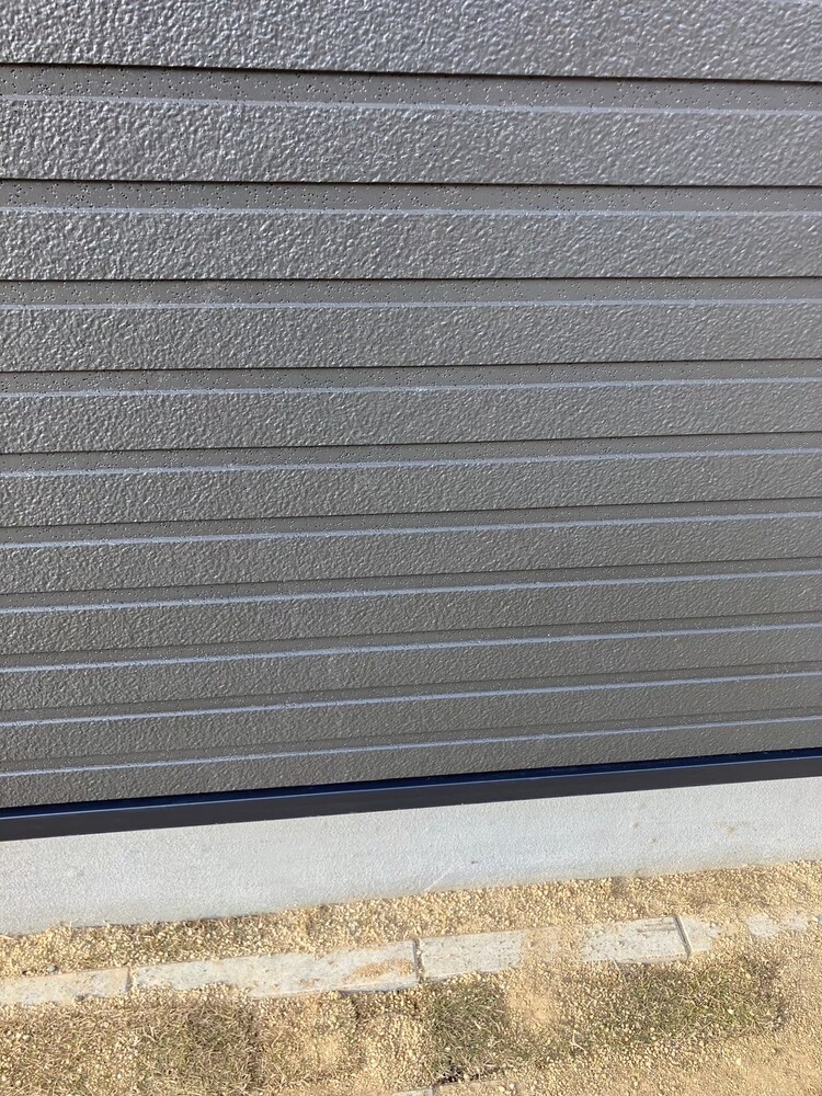 外壁ボンド汚れ補修前