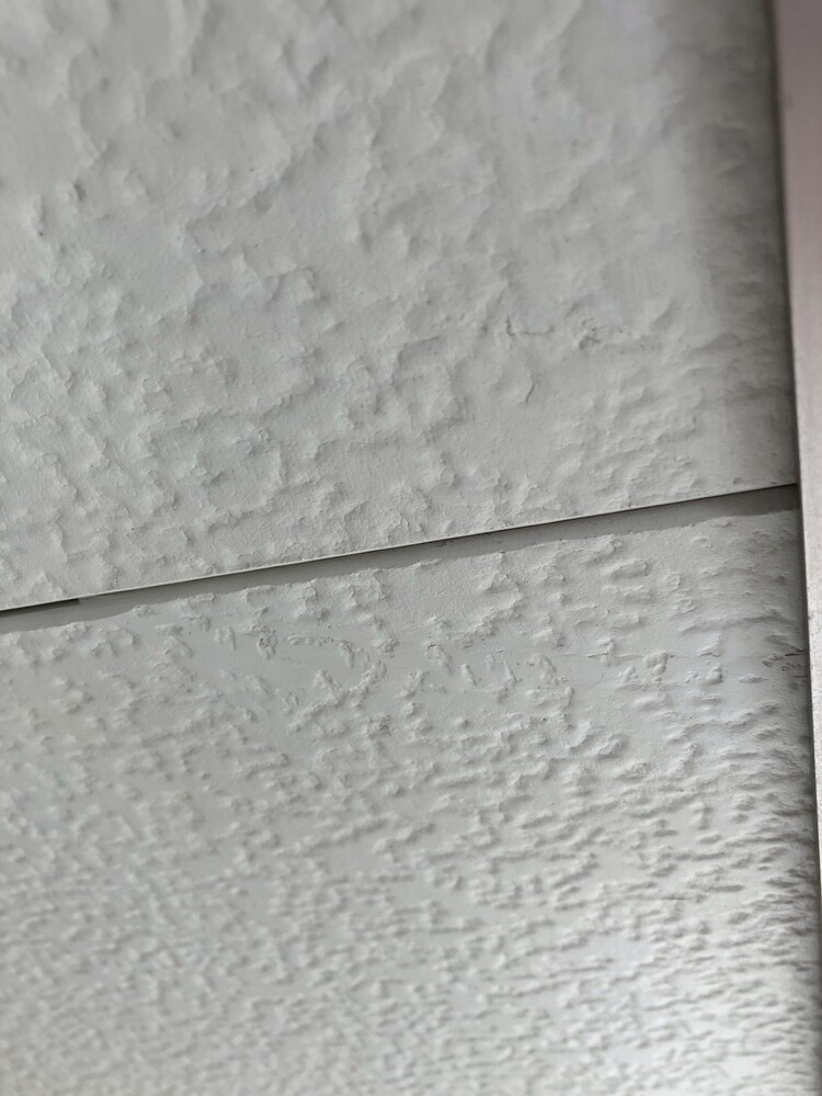 窯業軒天クラックリペア前