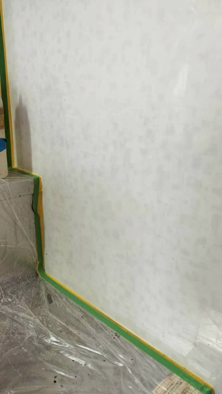 鏡面パネル焦げ跡補修前