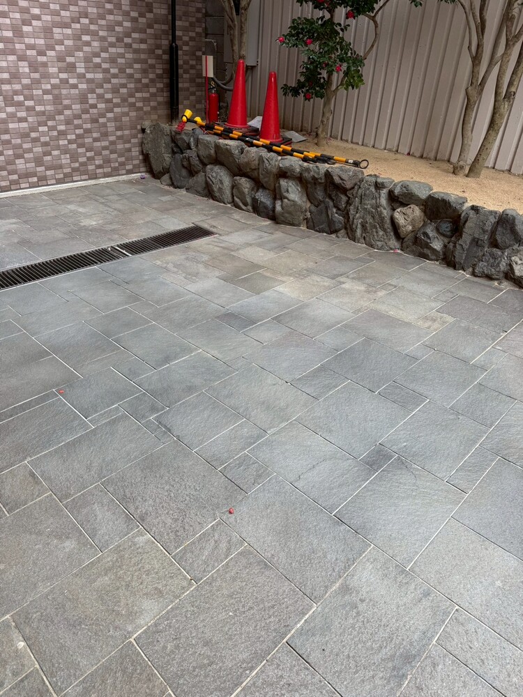 エントランスタイル塗装補修前