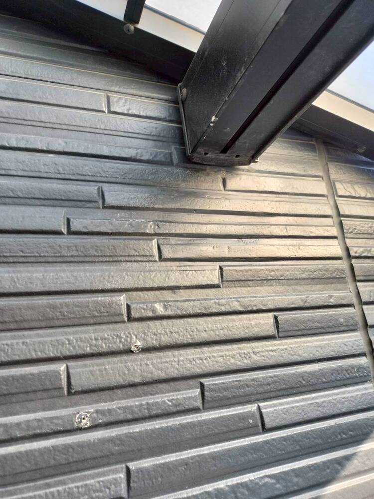 外壁サイディング穴補修前